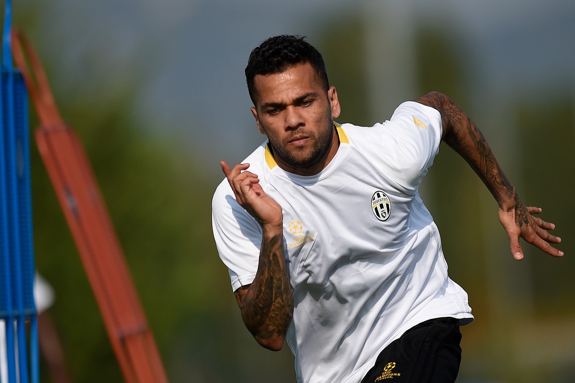 Juventus, Dani Alves: che grinta per il Siviglia!