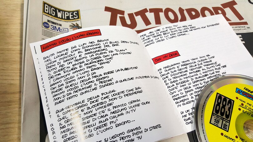 Hanno ucciso l'Uomo Ragno. Da oggi il primo album della collana degli 883
