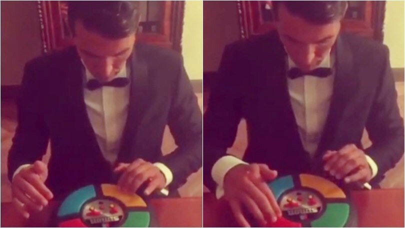 Buffon gioca con "Simon": passione vintage