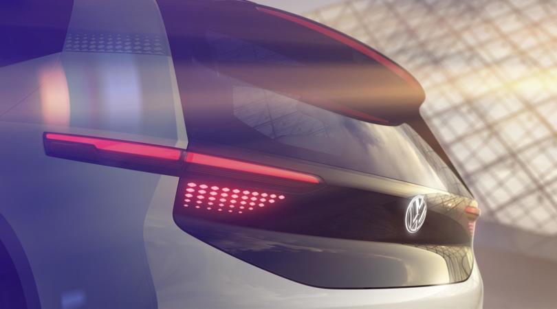 Volkswagen "farà la storia" con un'elettrica: primi teaser