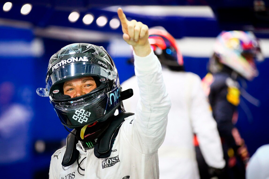 F1 Singapore: vince Rosberg, Raikkonen quarto. Vettel, rimonta super!