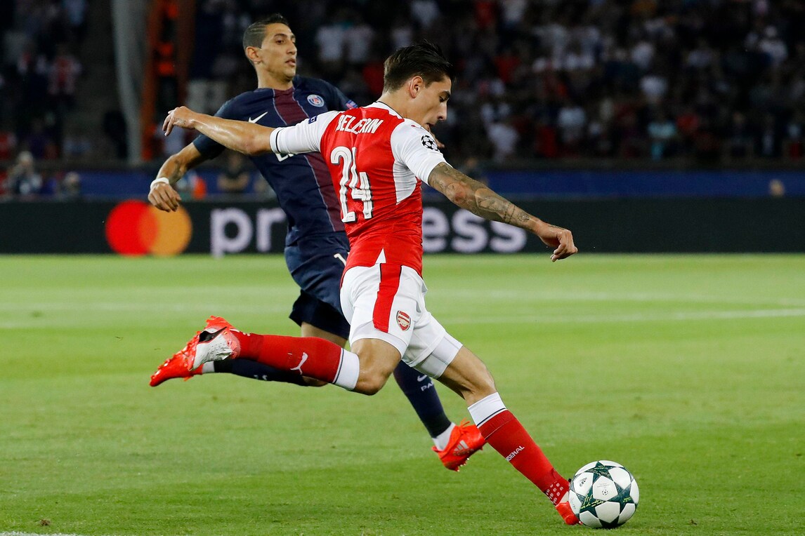 Calciomercato Barcellona: «In tre in lizza per l'out di destra»