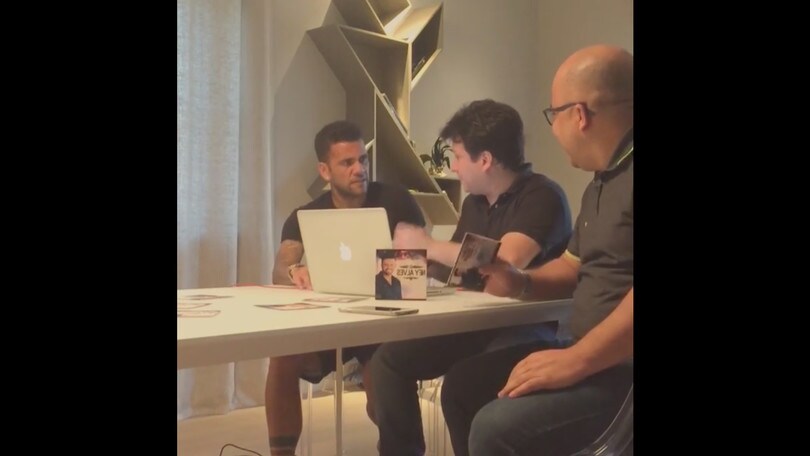 Dani Alves, non solo calcio! Ora è anche produttore musicale