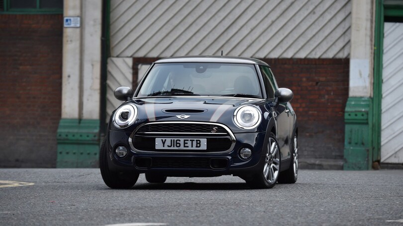 Mini Seven, a Parigi un omaggio al passato britannico
