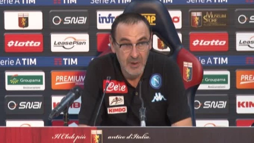 Sarri show: "La società deve farsi sentire"