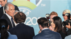 Malagò-Raggi, baciamano dopo il no a Roma 2024