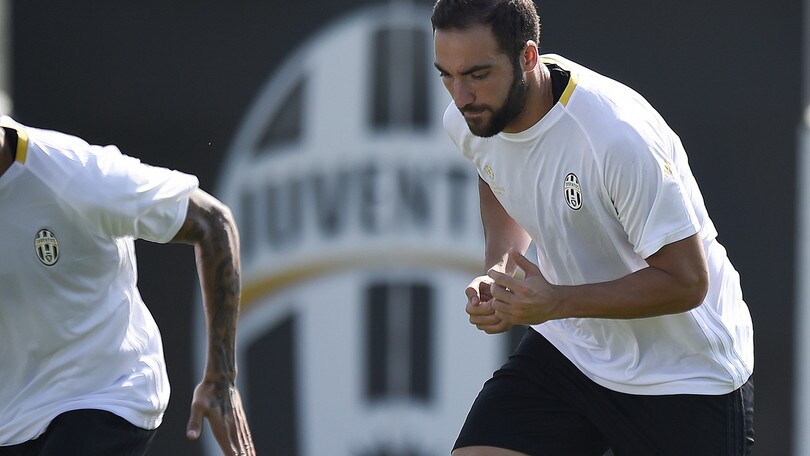 Juventus di corsa prima di partire per la Croazia