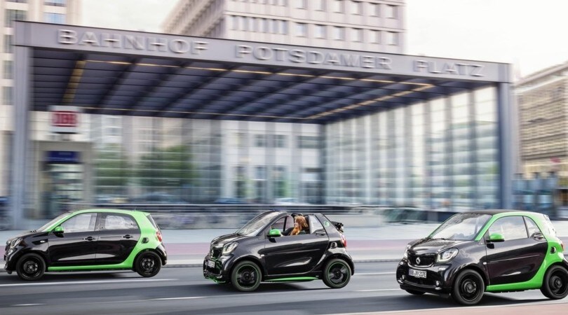 Tripletta elettrica Smart al Salone di Parigi