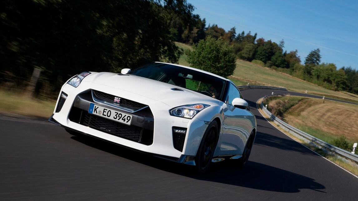 Nissan GT-R, a Parigi debutta la Track Edition