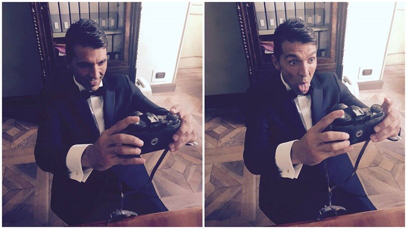 Gianluigi Buffon in smoking, il selfie è "come una volta"