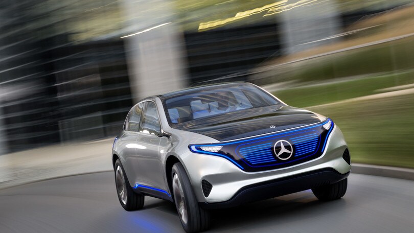 Mercedes elettrizza Parigi con il Suv green di domani