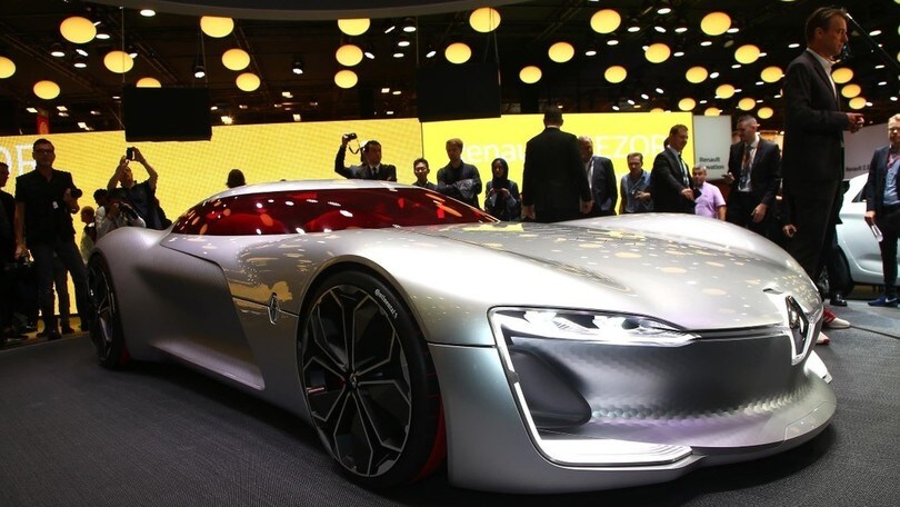 Renault Trezor, a Parigi debutta il concept elettrico