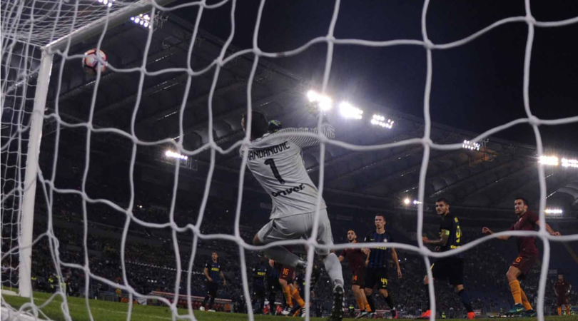 Roma-Inter 2-1: la Lega toglie il gol a Manolas e dà l'autorete a Icardi