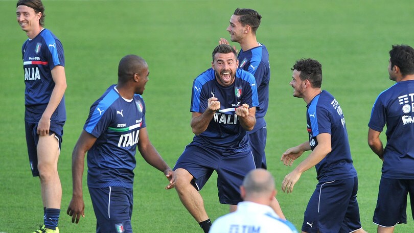 Italia, Barzagli ma che fai? E tutti ridono...