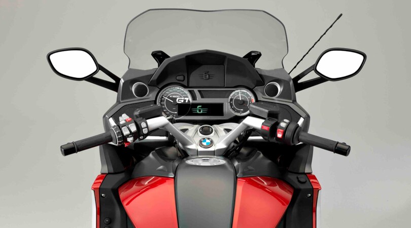 BMW K 1600 GT: lusso a due ruote con… retromarcia