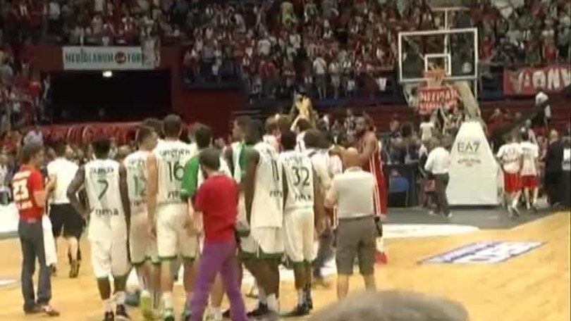 Basket, revocati due scudetti a Siena