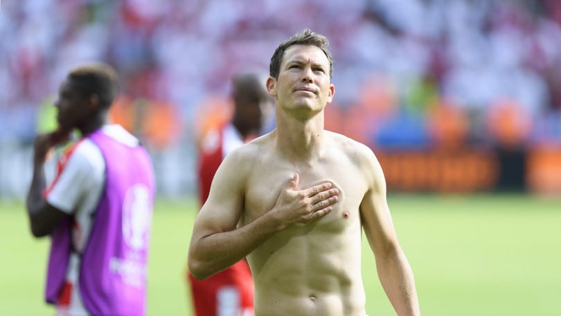 Calciomercato: «Luis Enrique punta Lichtsteiner, Darmian e De Sciglio»