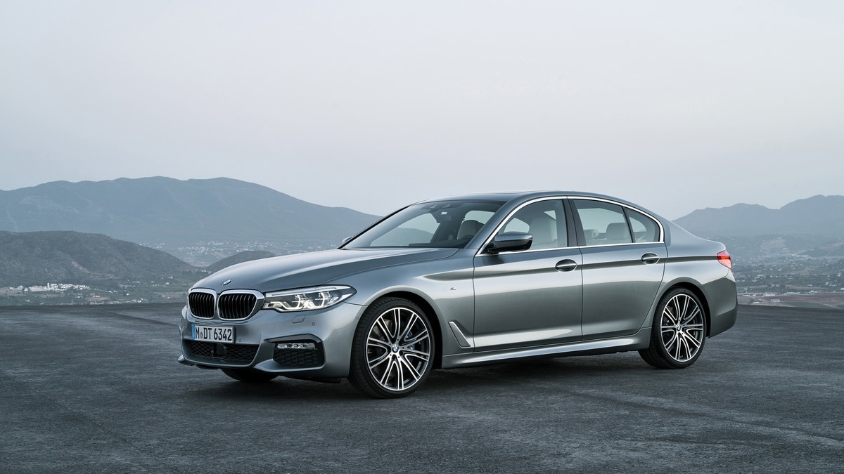 BMW Serie 5 2017: foto