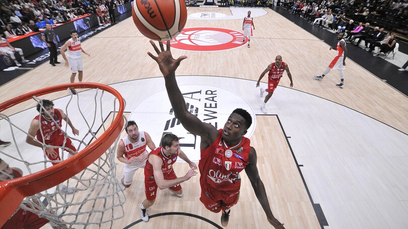 Abass piega Varese, derby lombardo all'EA7