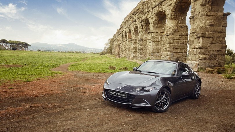 Mazda MX-5 RF: foto