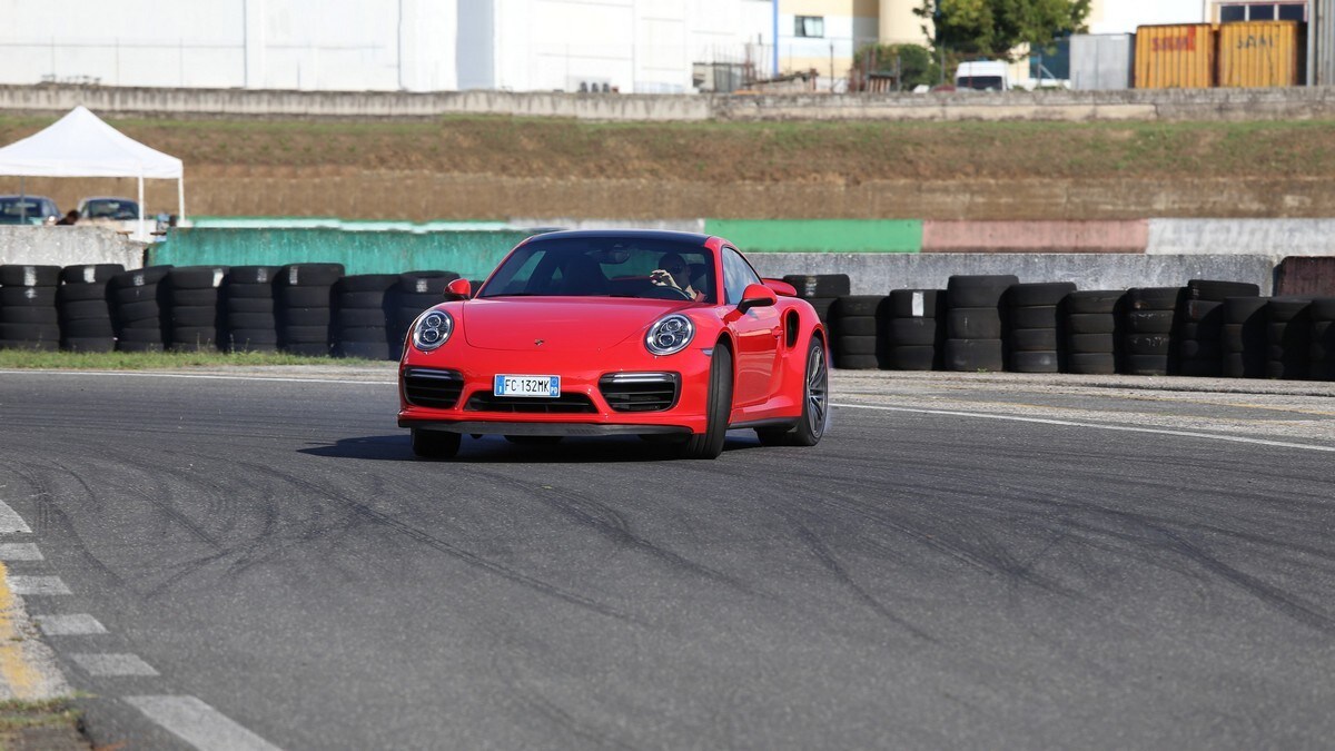 Porsche 911 Turbo, la prova tripla – la supercar per tutti i giorni