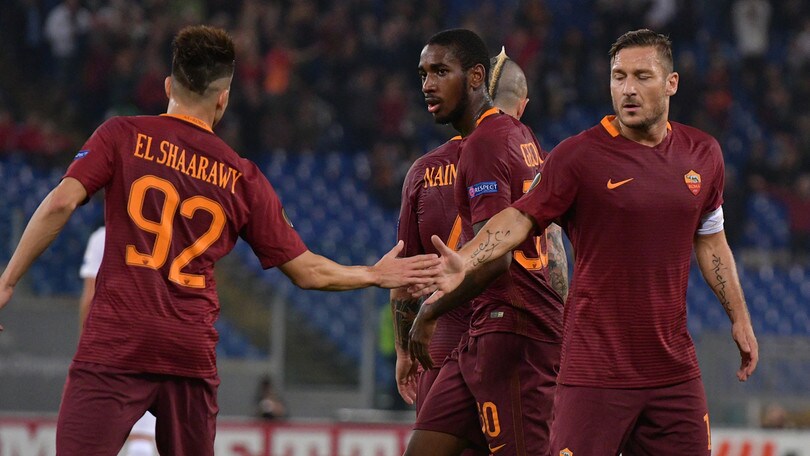 La Questura di Roma: «Anticipate il derby alle 12.30, c'è il referendum»