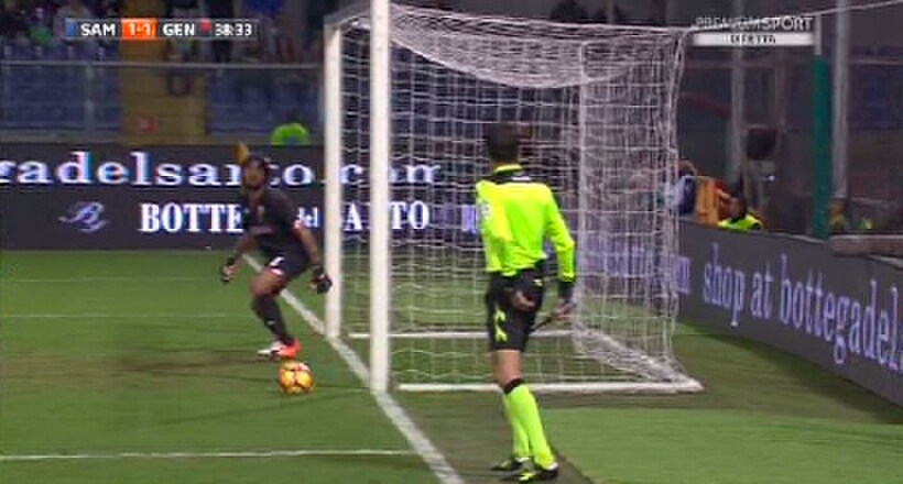 FOTO Sampdoria-Genoa, si rompe la goal line technology