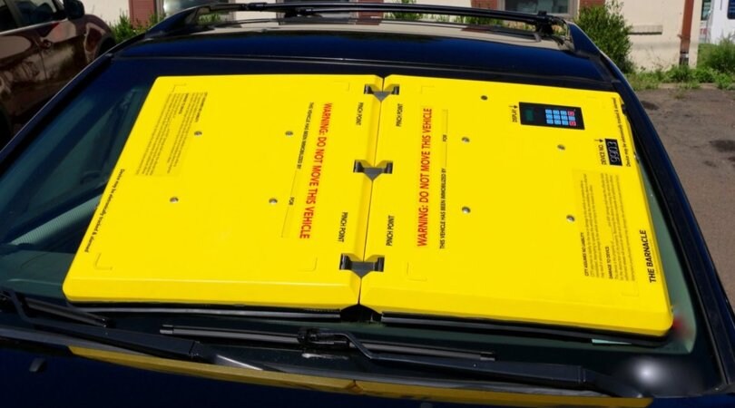 Barnacle, dagli USA le "ganasce" auto da parabrezza