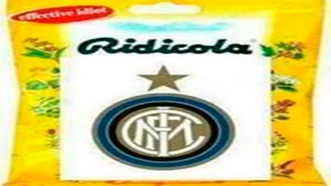Crollo Inter, figuraccia De Boer. Il web si scatena