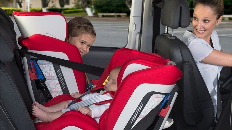 In Italia solamente 4 bambini su 10 viaggiano sul seggiolino