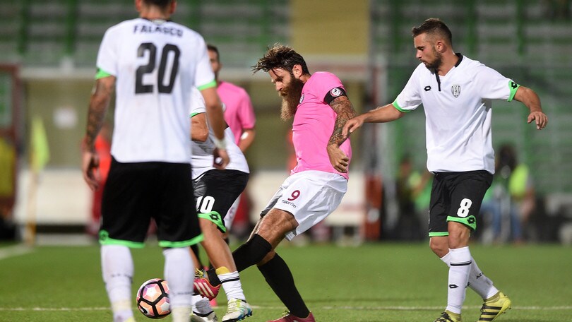 Lega Pro, Livorno-Arezzo, pari nel derby: rosso per Moscardelli