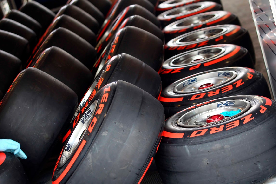 F1 Pirelli, Hembery: «Ipotesi due pit-stop»