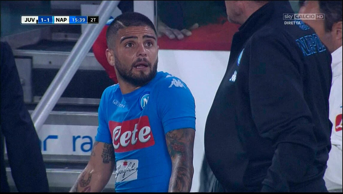 Nervi tesi Napoli: Insigne esce e discute con Sarri