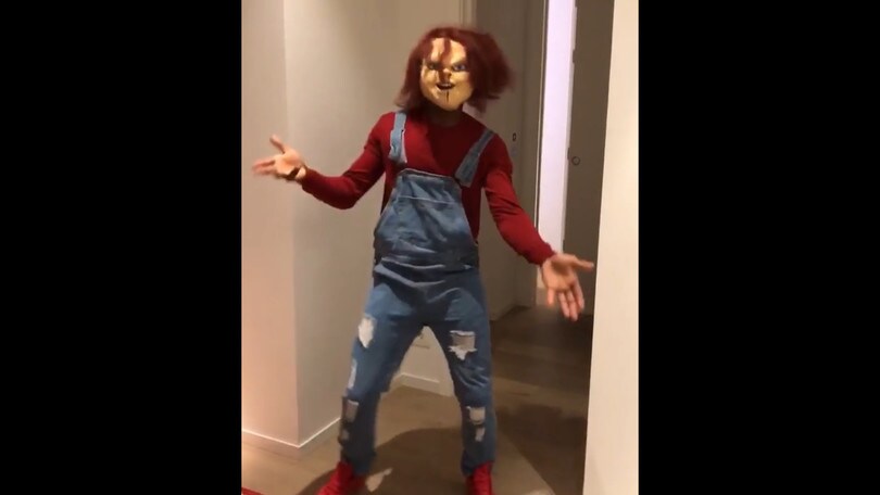 Evra idolo indiscusso dei social: si traveste da Chucky per Halloween!