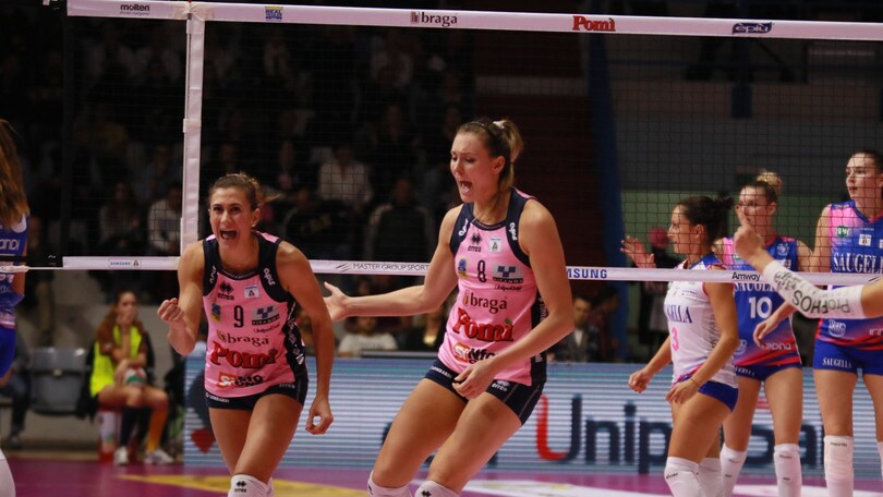 Casalmaggiore debutta in casa e vince 3-0 sul Saugella Monza