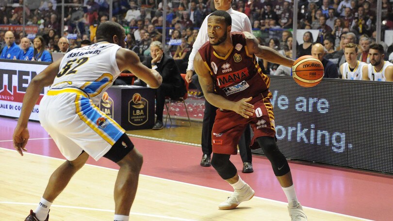 Champions League: Umana beffata, Sassari a valanga