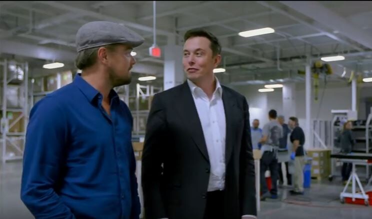 DiCaprio da Tesla: "Servirebbero 100 Gigafactory"