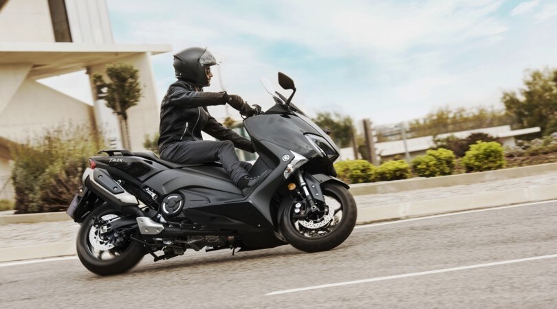 Eicma 2016, Yamaha sfodera il tridente Tmax