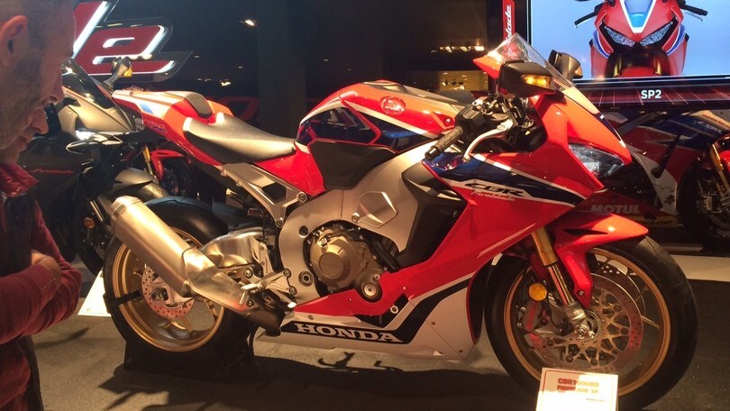 Eicma 2016: Honda CBR1000RR Fireblade, la SBK per tutti