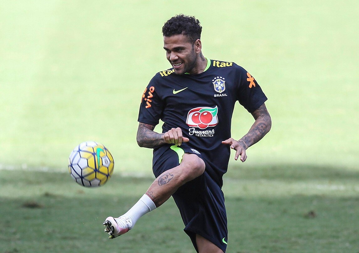 Dani Alves: «Io come Picasso. Che bello fare 100 con il Brasile»