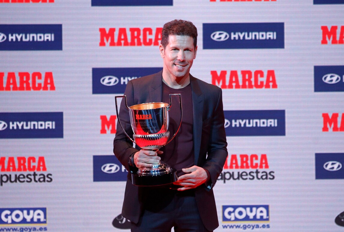 Simeone a Milano: «Io all'Inter? Non si sa mai...»
