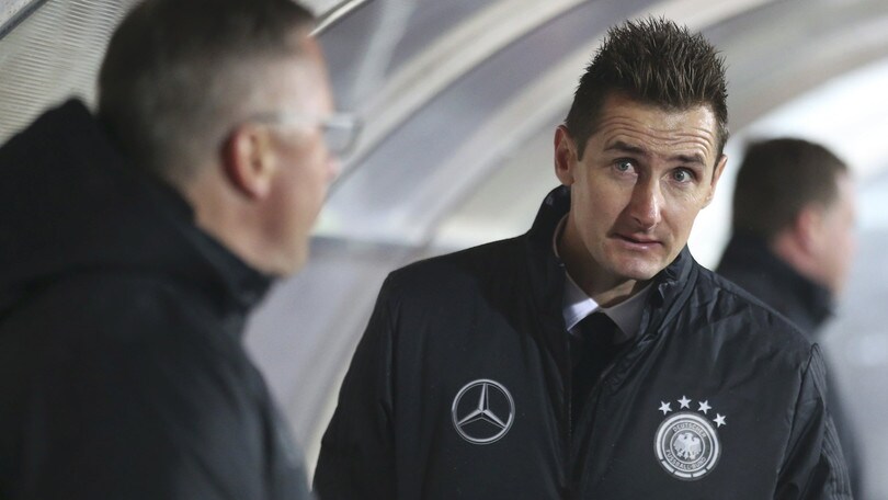 Germania, Klose in giacca e cravatta: esordio come vice allenatore