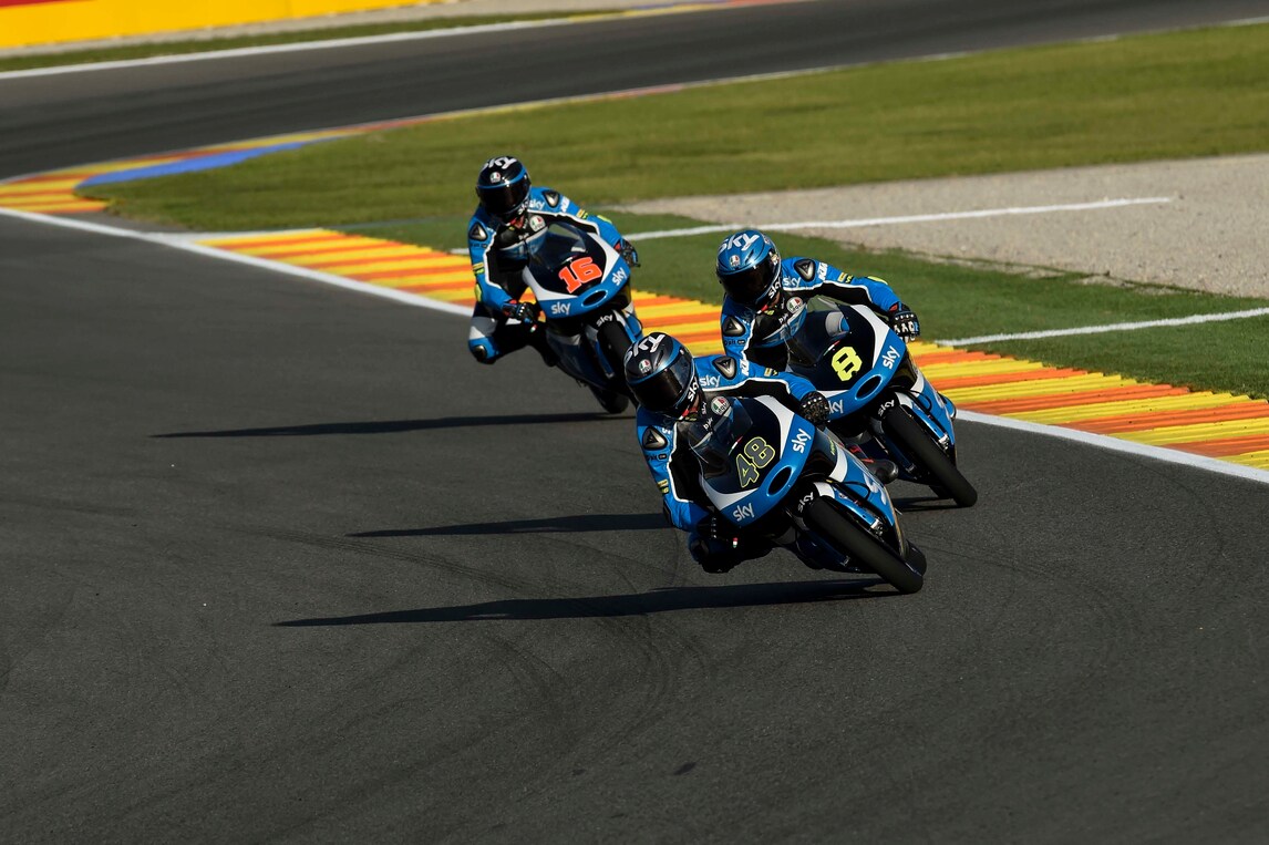 Moto3, Valencia: Canet in pole, Bulega è quarto