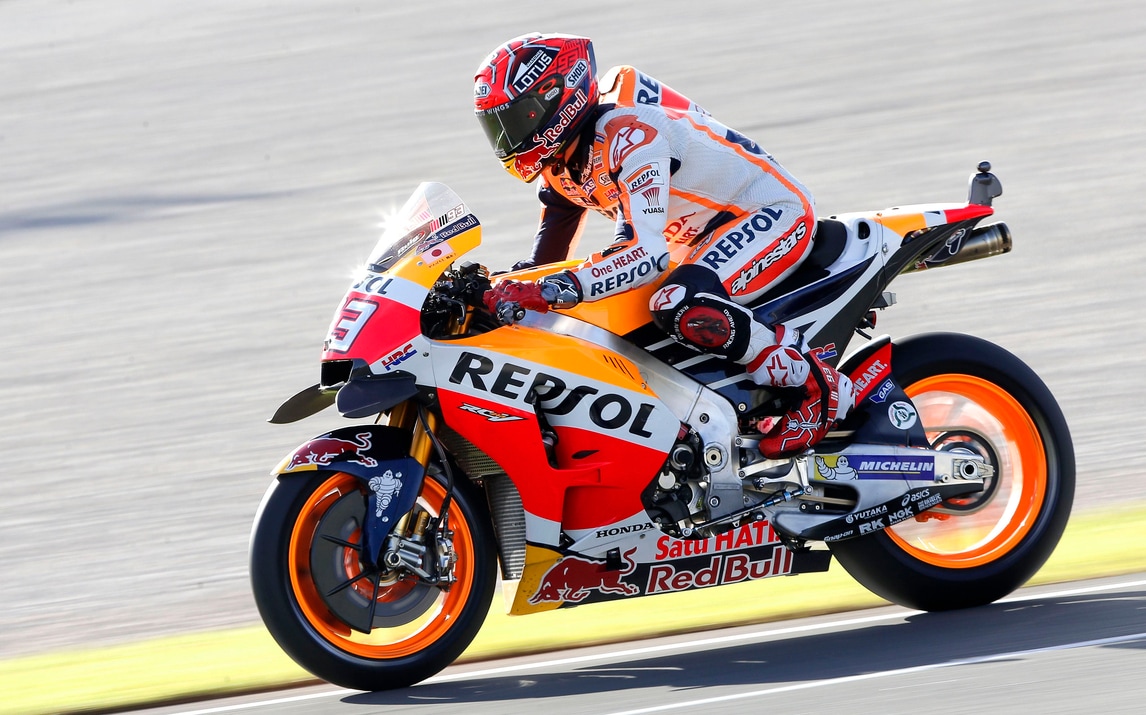 MotoGp, Valencia: Marquez primo nel warm up, Rossi sesto