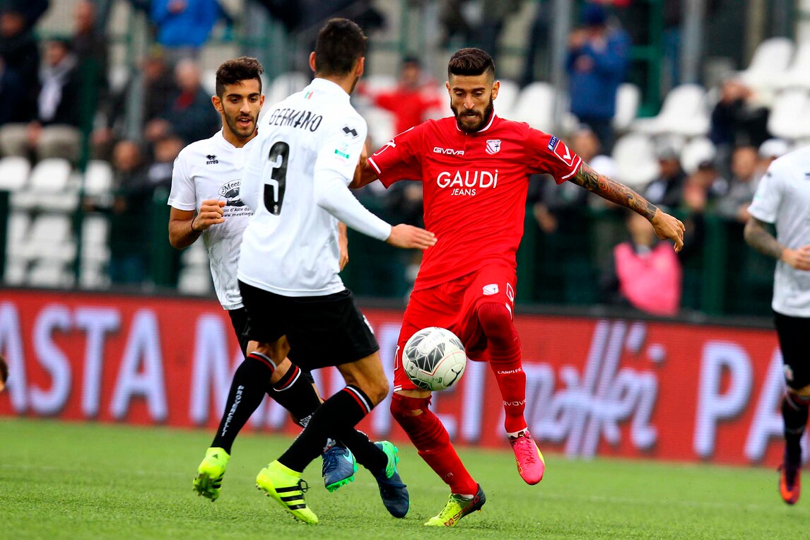 La Serie B in diretta. Probabili formazioni e tempo reale
