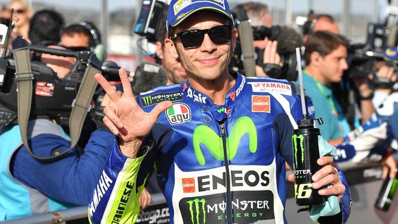 MotoGp, Rossi: «Con Iannone è sempre battaglia»