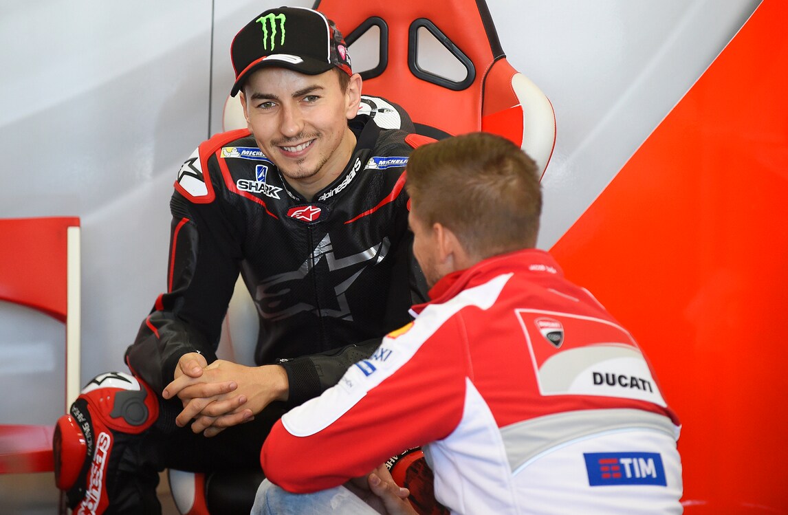 MotoGp Ducati, Tardozzi: «Lorenzo è soddisfatto della moto»