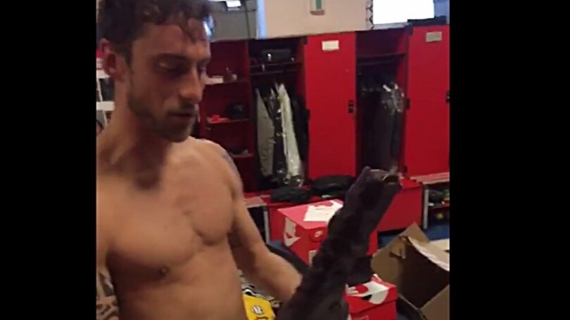 Dybala fa un regalo a Marchisio
