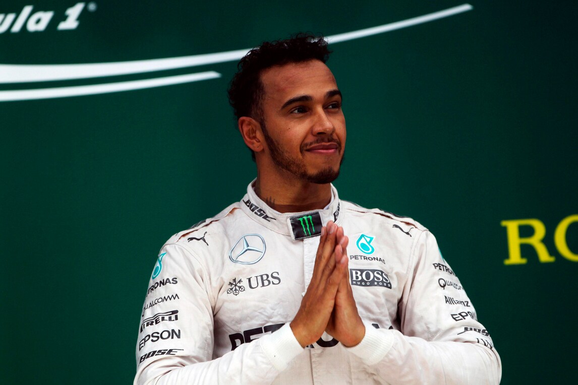 F1, Hamilton: «Darò il massimo per battere Rosberg»