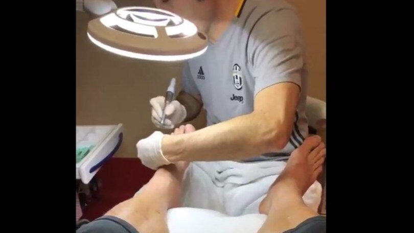 Marchisio, ma cosa ti fanno ai piedi?